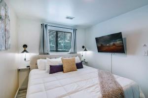 Exclusive Downtown SLC Spot, King Bed 2 Bed 1 Bath