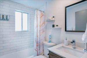 Exclusive Downtown SLC Spot, King Bed 2 Bed 1 Bath