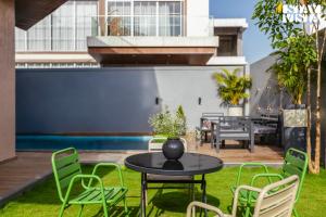 StayVista at Mikasa with WiFi, AC, Pool, BBQ