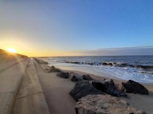 Fun family dog friendly Norfolk coast beach house