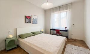 Lovely one bedroom flat with terrace in via Sebino