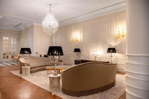 The Bentley Luxury Hotel & Suites