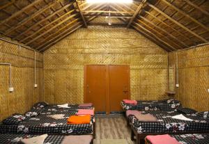 Rocky Meadows Resort Hampi