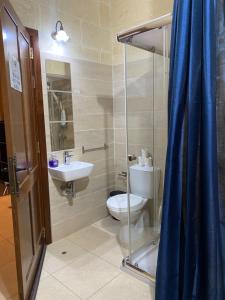 Poolside Paradise, Private comfort, stunning views, and effortless self checkin