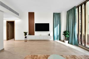 10 min to Dubai Marina - New Cozy 1 Bed in JVT