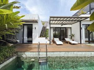 Villa Nyanyi Satu - 4BR Luxury Tropical Jungle Villa 4 Mins to Beach