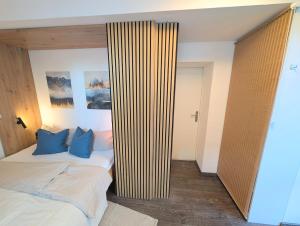 Modernes Studio in Elbnähe - auf Wunsch mit Auto