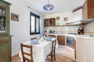 Villa Ray - Front row beachfront with garden img10