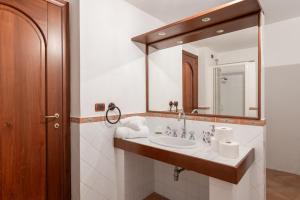 Villa Ray - Front row beachfront with garden img22