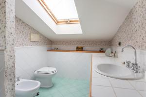 Villa Ray - Front row beachfront with garden img24