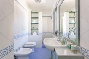 Villa Ray - Front row beachfront with garden img26