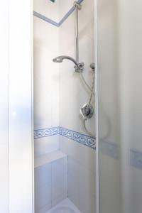 Villa Ray - Front row beachfront with garden img27