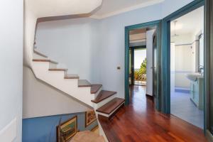 Villa Ray - Front row beachfront with garden img31