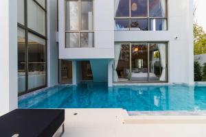 V271 Smart Villa Full Amenities Best Stay Escape