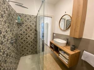 centrale, 5 posti letto, vicino al mare, due bagni