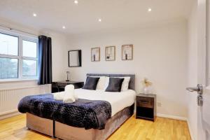 Surehaven Stays 6 Bedroom House Great for Teams