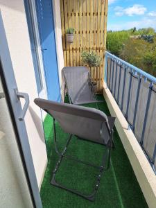 T2 rénové 3ème étage places parking résidence