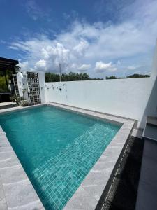 4 Bedrooms THE OCEANZ 19 PANTAI KEMPADANG Kuantan