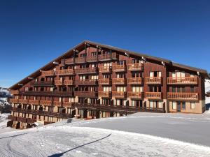 Plagne Soleil 2050 m Ski in and out sleeps 6