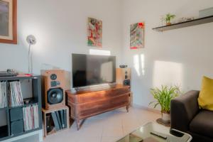 B&B Villa Nel Verde - Camera Luminosa con Bagno Privato, Vicino Bologna