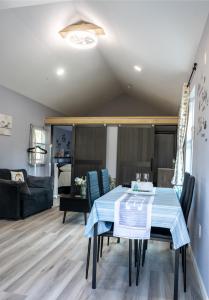 Alvin withserenity and bliss and yet close dearly