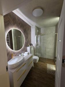 The Lucky Five at Glivia Parking&Garden