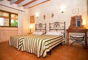 Modern Villa with Private Pool in Muro 300 m²