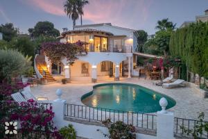 Villa Arnella by Abahana Villas