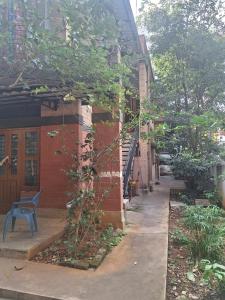 Earthen House in the midst of South Bangalore
