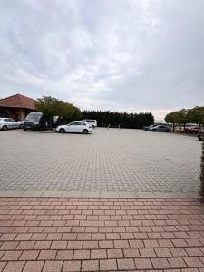 Budapest Airport Almáskert Panzió