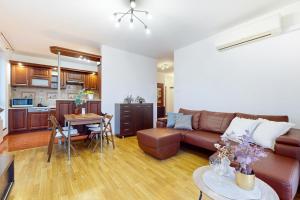 Pineapple Apartment Ochota 3 Rooms, AC, Parking