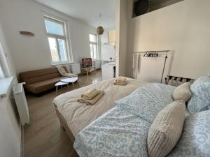 Janes Cozy Corner Studio