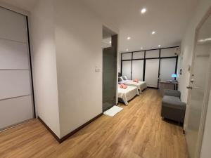 Roxy Studio 4 pax - Kuching