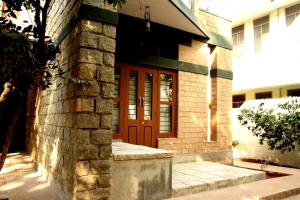 Earthen House in the midst of South Bangalore