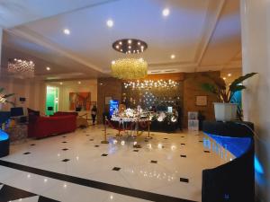 COZY COVE IN venice MCKINLEY HILL