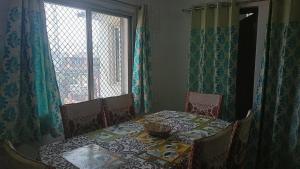 2 BHK Homestay near Banaras Railway, BLW with Kitchen & AC