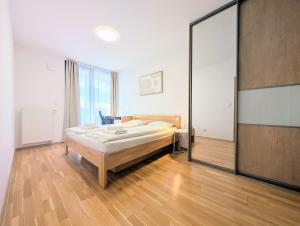 Mills - free parking - balcony with city view - close to Nivy mall