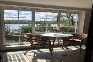 A wonderful holiday home with lake access