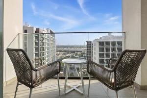 Bright Modern Studio in Meydan Azizi Riviera 40