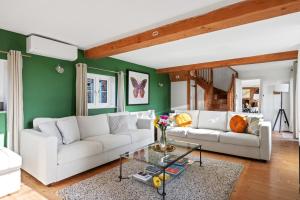 Spacious 6-Bed Countryside Home Surrounded by Nature