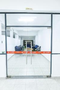 1 BR heated Pool, King Bed,Gym,next to Junction Mall