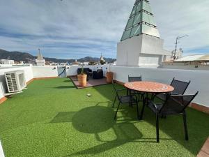 Precioso duplex con vistas a la piscina AV-86