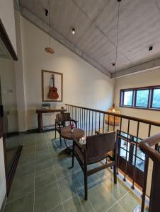 Mountain Shore Retreat Near Beach& Fishing Village