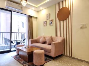 Candolim Beach 1BHK Apartment with Pool & Full Kitchen - Perfect for Couples & Families