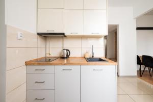 Metro Młynów City Comfort Apartment by BookingHost