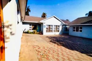 SerenityStay 37 on Zebra