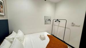 Cozy, Mini Studio Apartment at Neu Suites by OKBnB