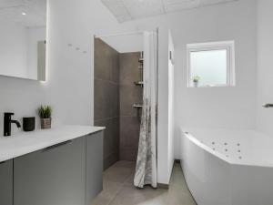 Holiday Home Florida - from the sea by Interhome