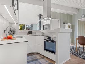 Holiday Home Halwarth - 250m from the sea by Interhome