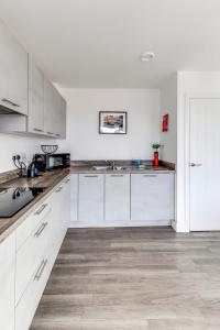 The Opulent Property Project ChelmsfordCityCentre 2Bed2Bath FreeParking Balcony